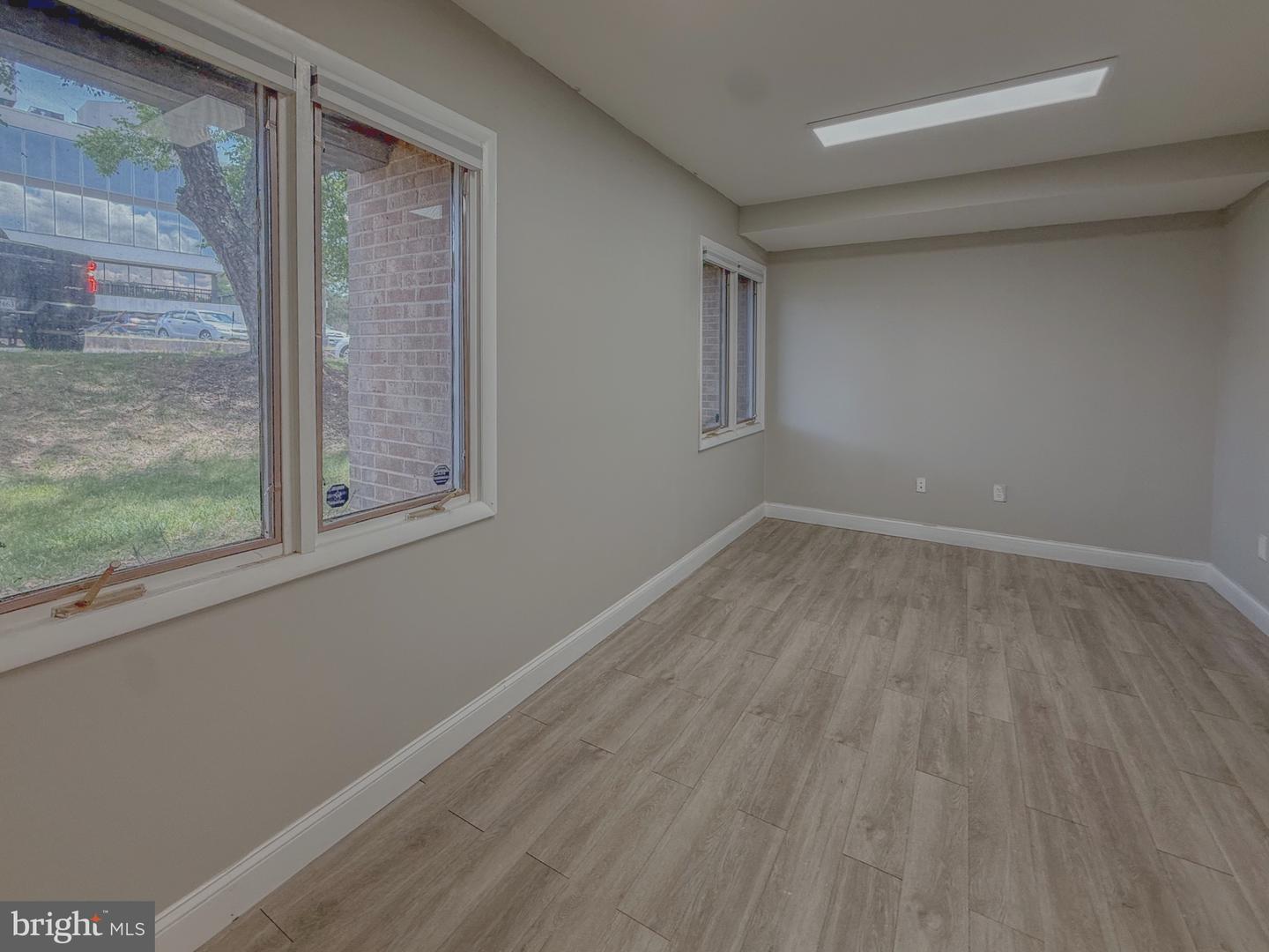 8989-a Cotswold Dr #2 Property Photo 5