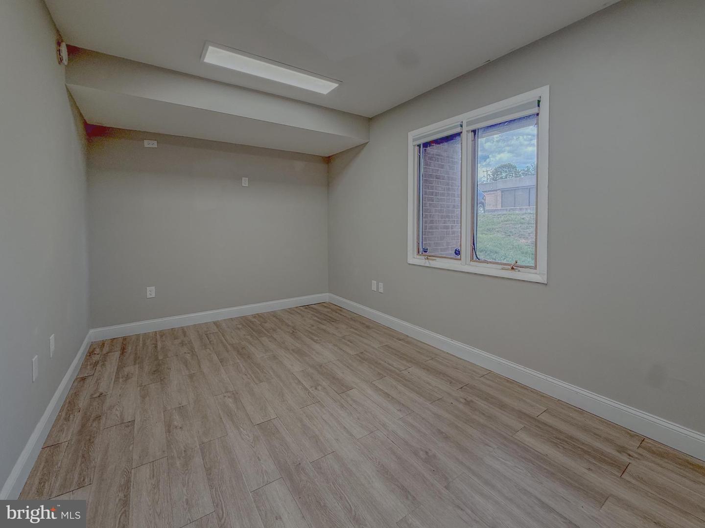 8989-a Cotswold Dr #2 Property Photo 6