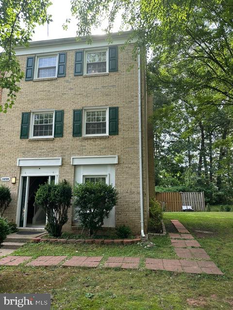 14709 Bentley Sq Property Photo 2