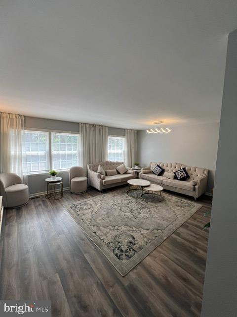 14709 Bentley Sq Property Photo 17
