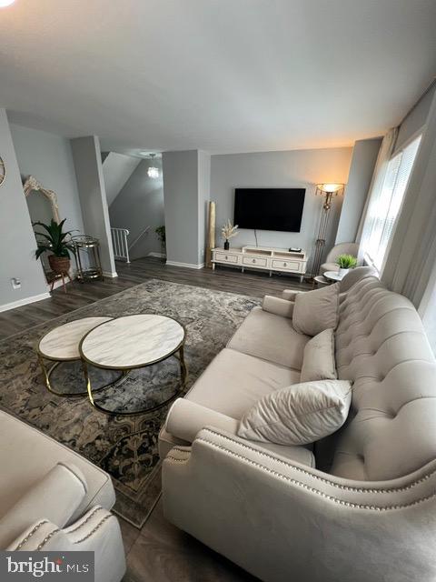 14709 Bentley Sq Property Photo 24