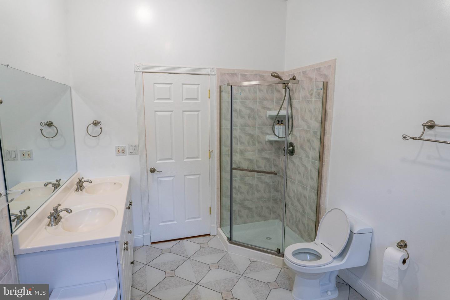 5409 Easton Dr Property Photo 37