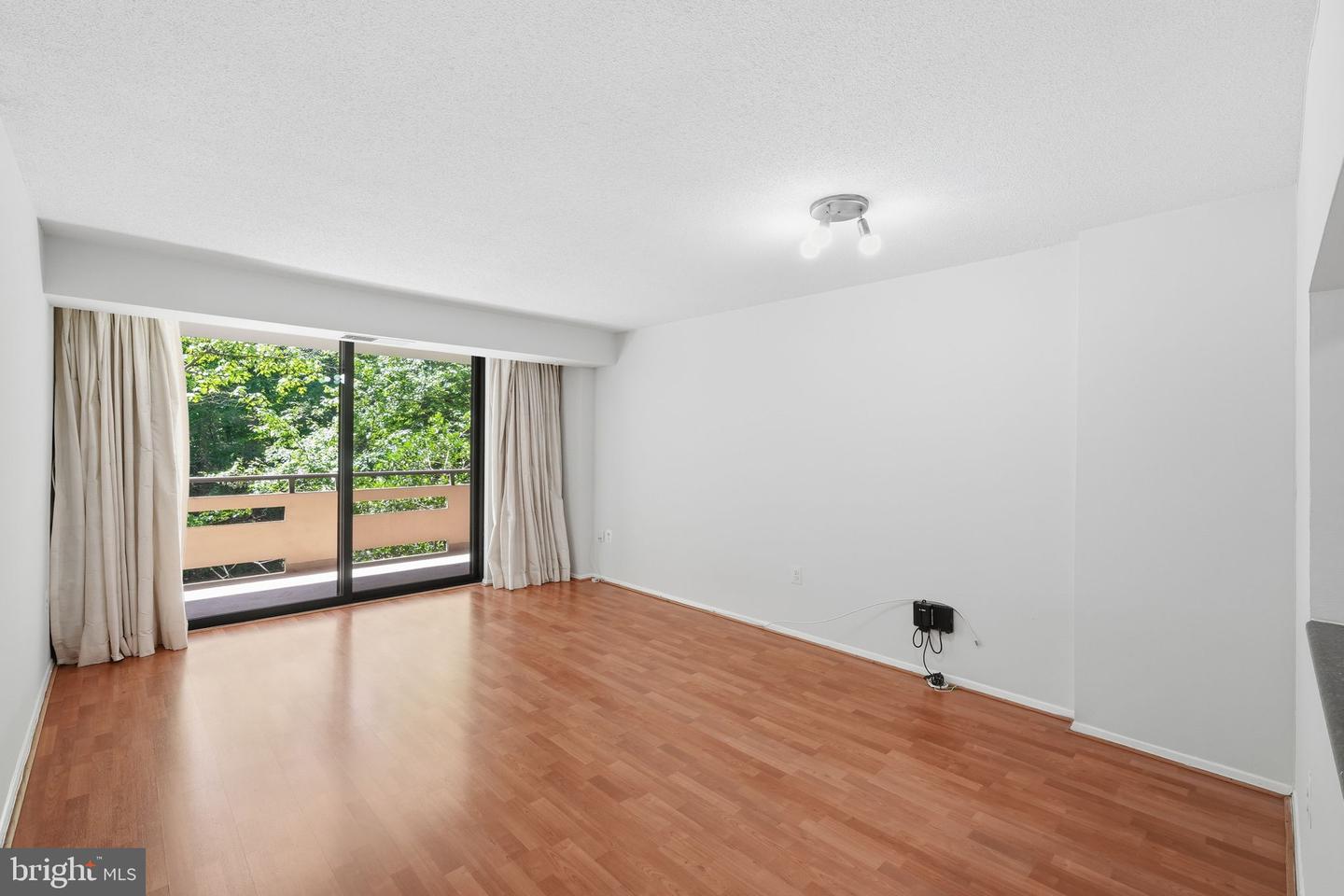 1808 Old Meadow Rd #503 Property Photo 3