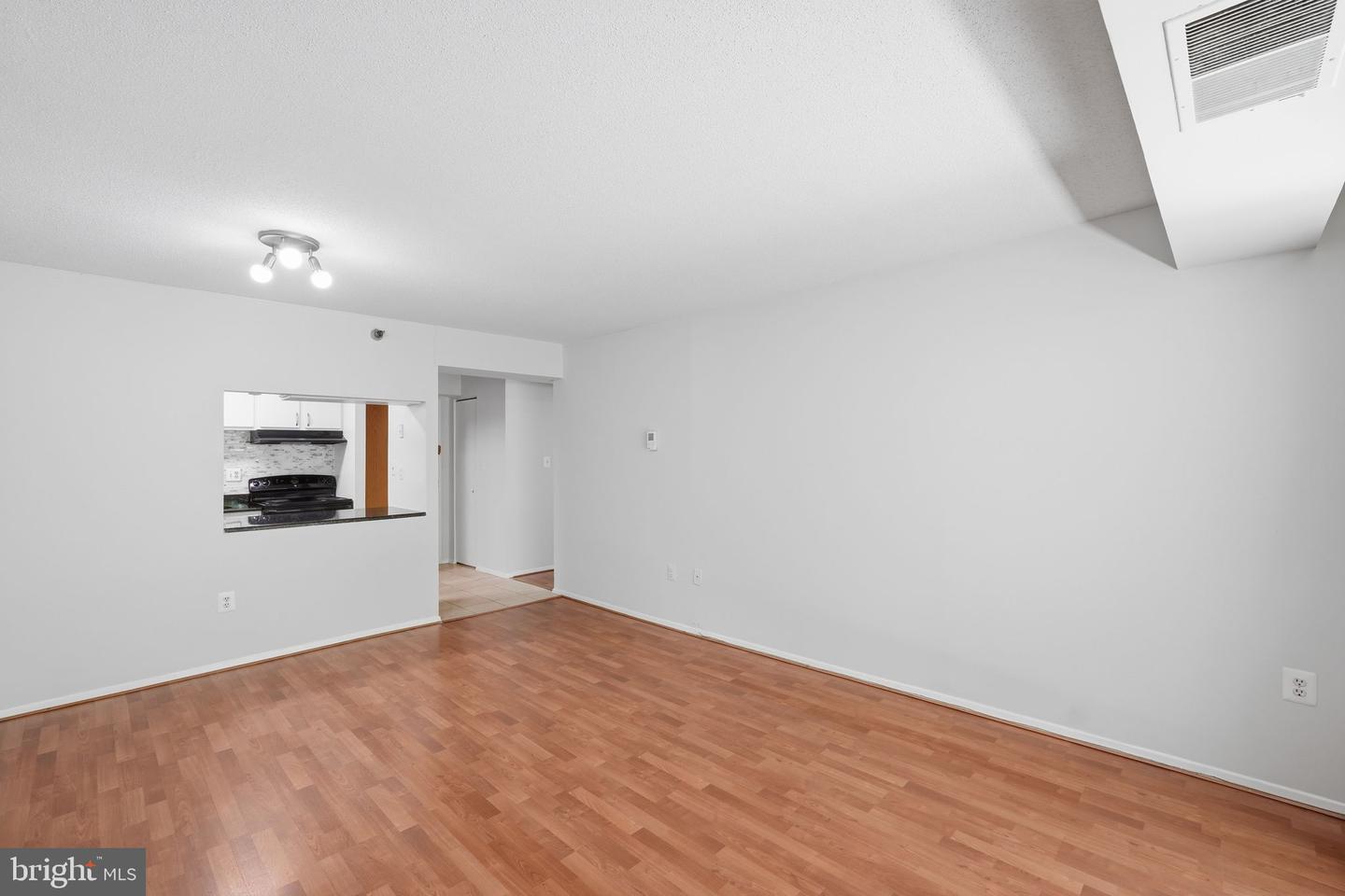 1808 Old Meadow Rd #503 Property Photo 5
