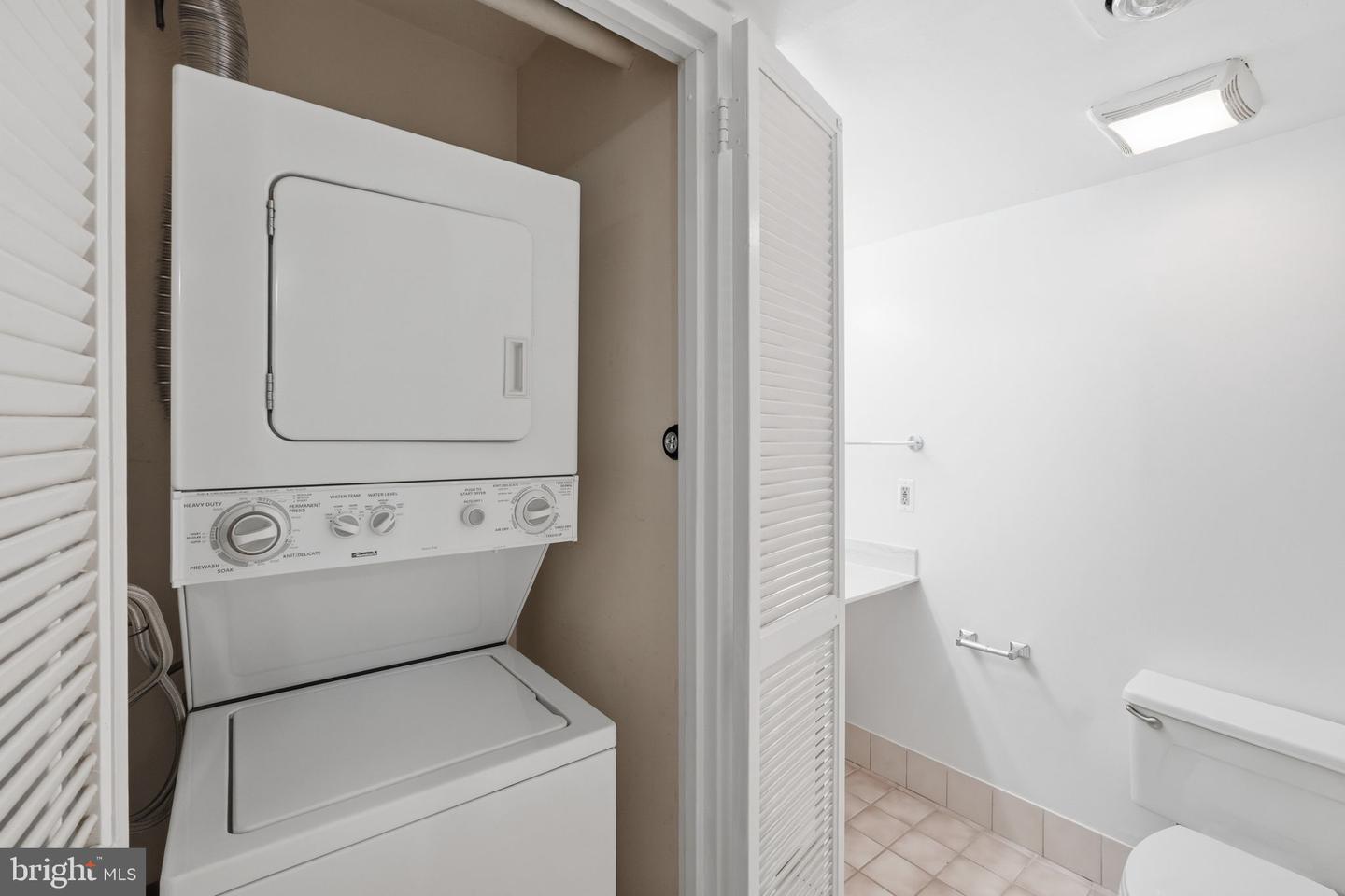 1808 Old Meadow Rd #503 Property Photo 11