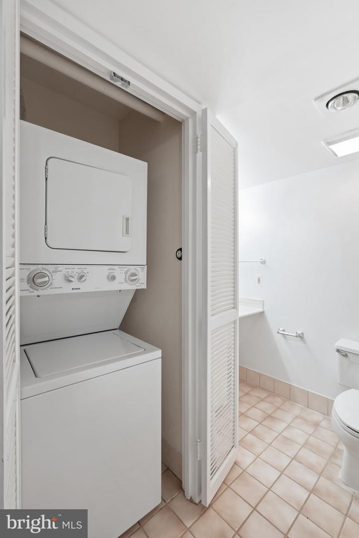 1808 Old Meadow Rd #503 Property Photo 12