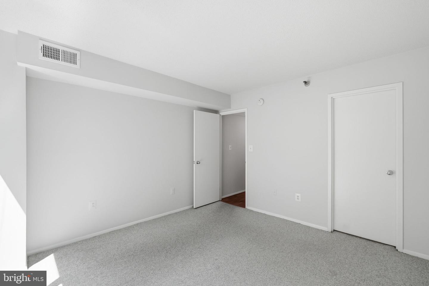 1808 Old Meadow Rd #503 Property Photo 17