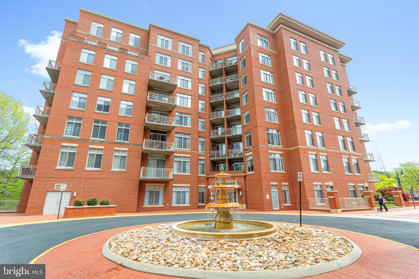 4480 MARKET COMMONS DR #405 Property Photo 1