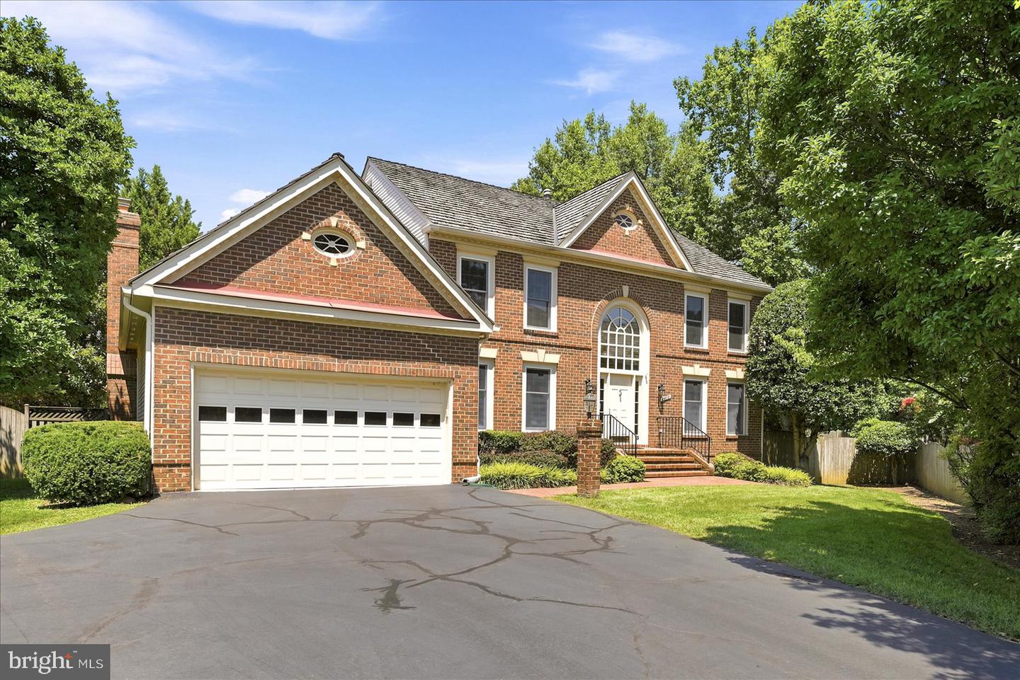 8814 Surrey Ct Property Photo 1