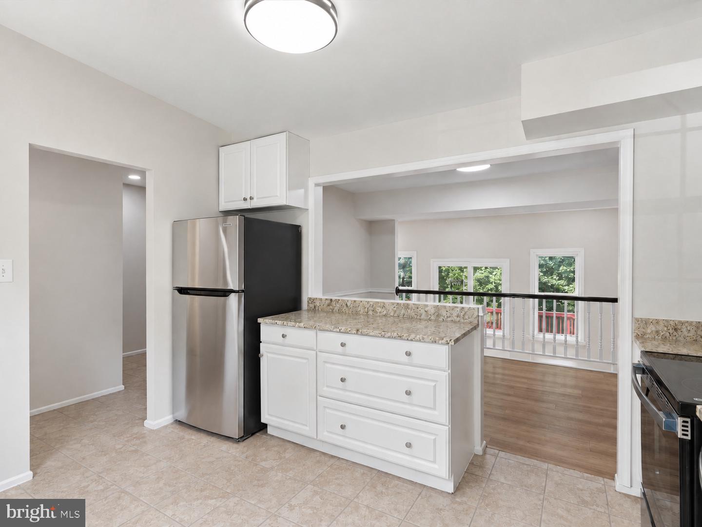 8398 Uxbridge Ct Property Photo 4