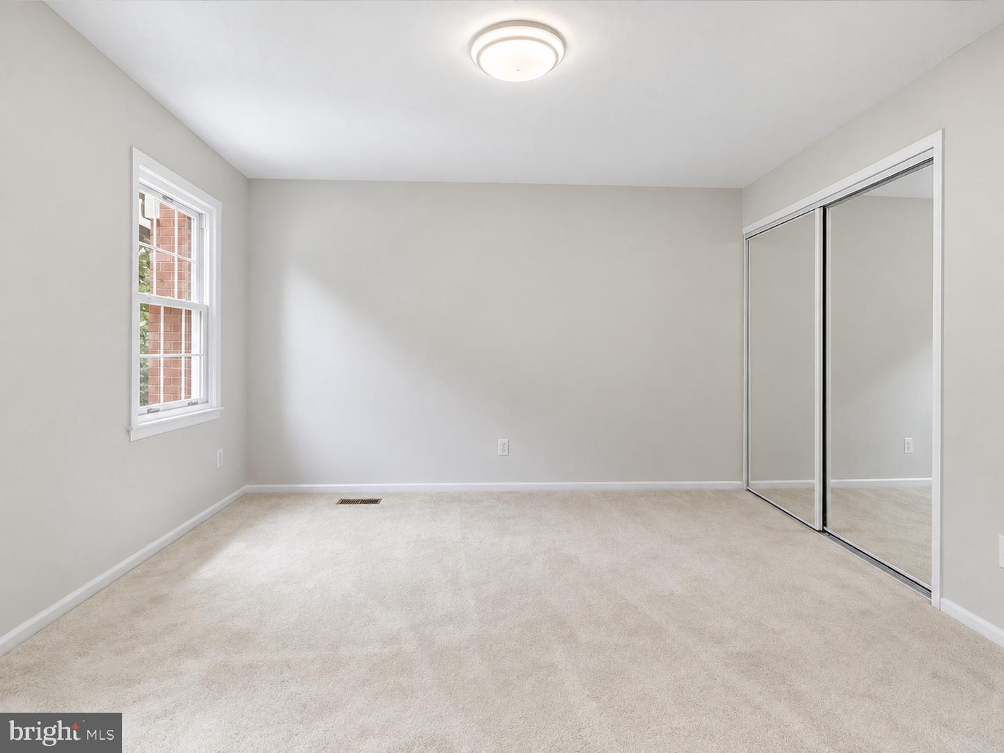 8398 Uxbridge Ct Property Photo 14