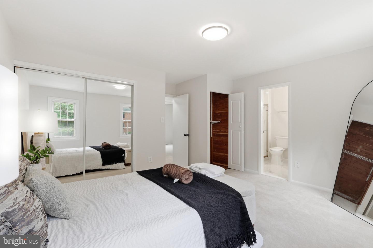 8398 Uxbridge Ct Property Photo 15