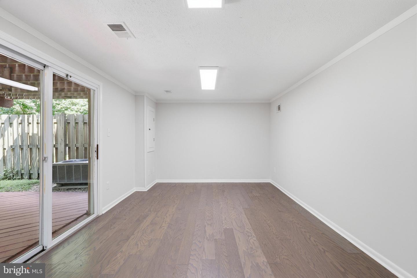 8398 Uxbridge Ct Property Photo 23