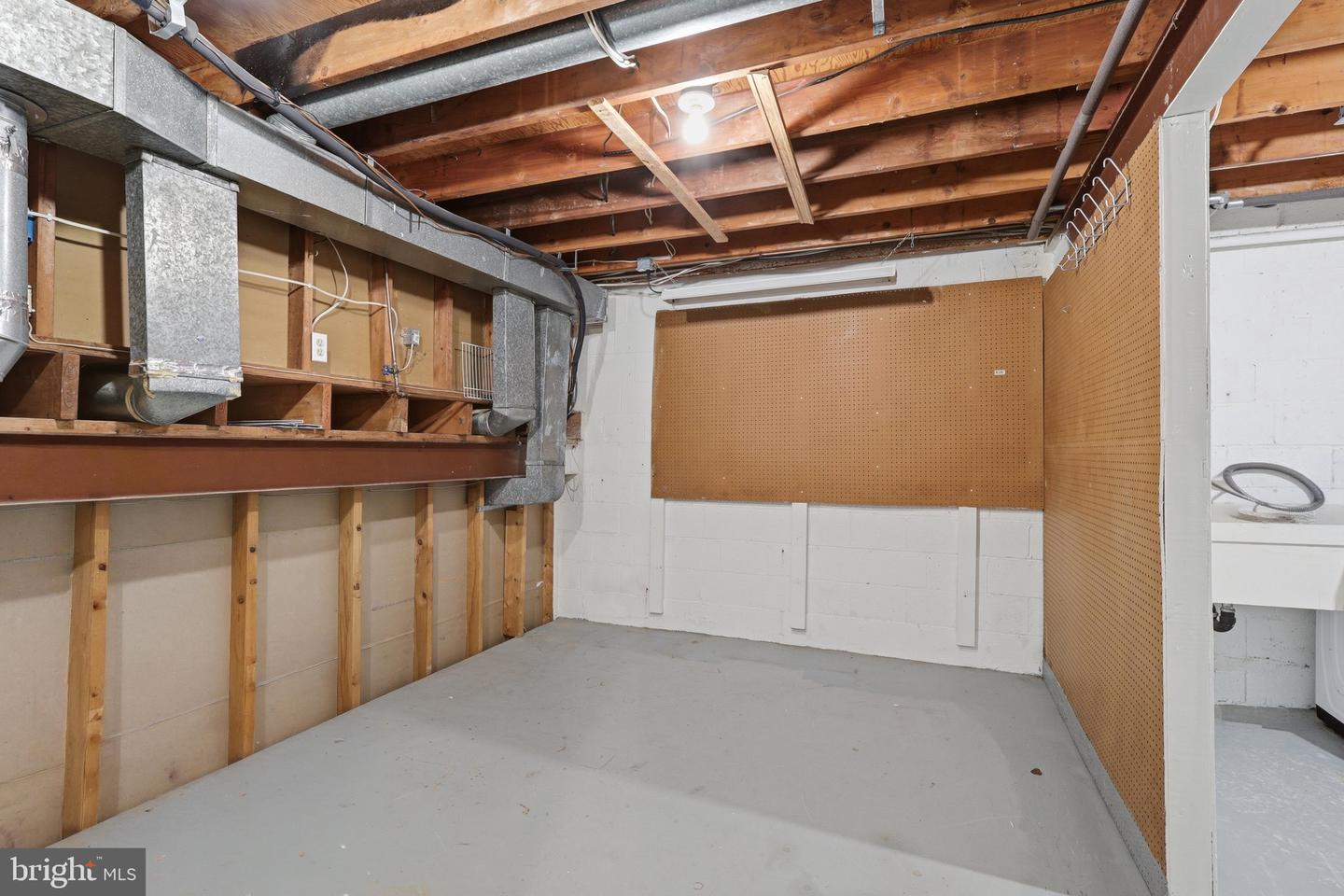 8398 Uxbridge Ct Property Photo 31