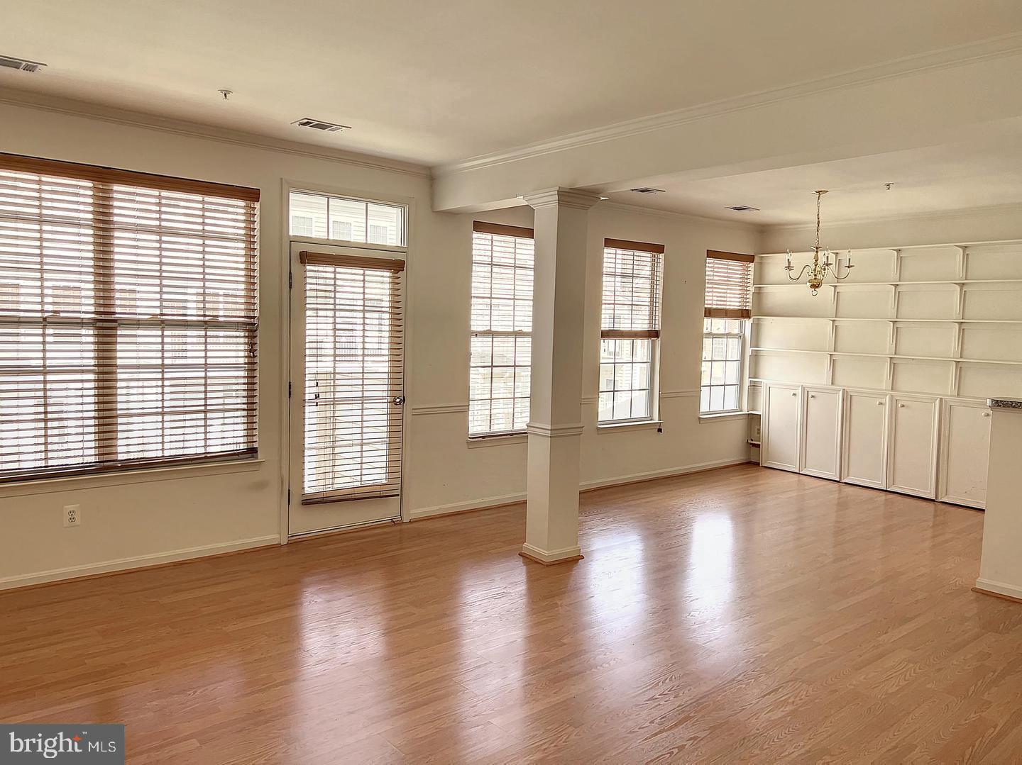 2664 Manhattan Pl #306 Property Photo 2