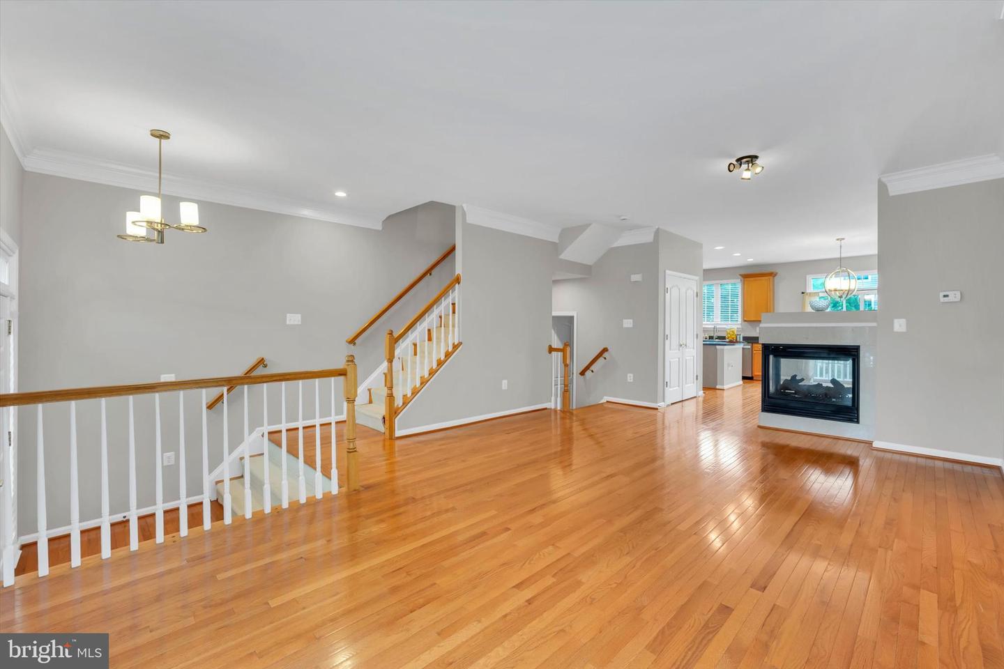 4579 Derring Ln Property Photo 3