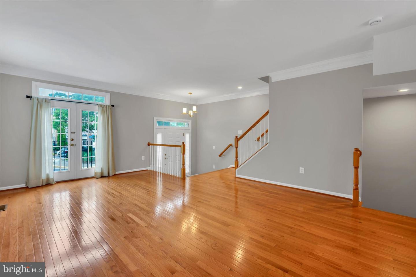4579 Derring Ln Property Photo 5