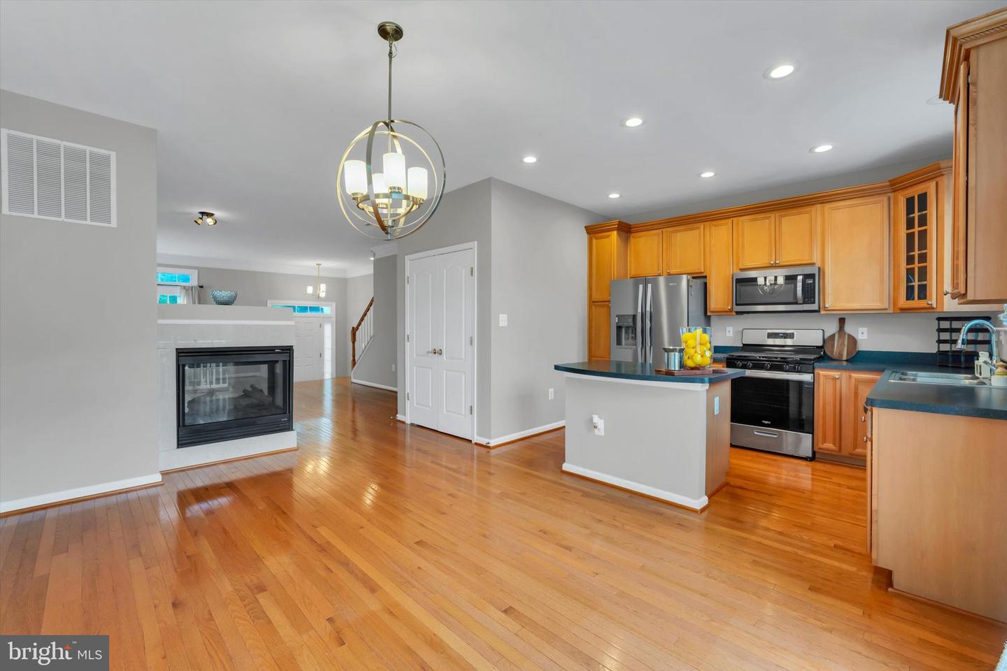 4579 Derring Ln Property Photo 9