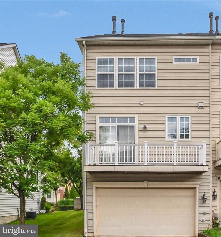 4579 Derring Ln Property Photo 10
