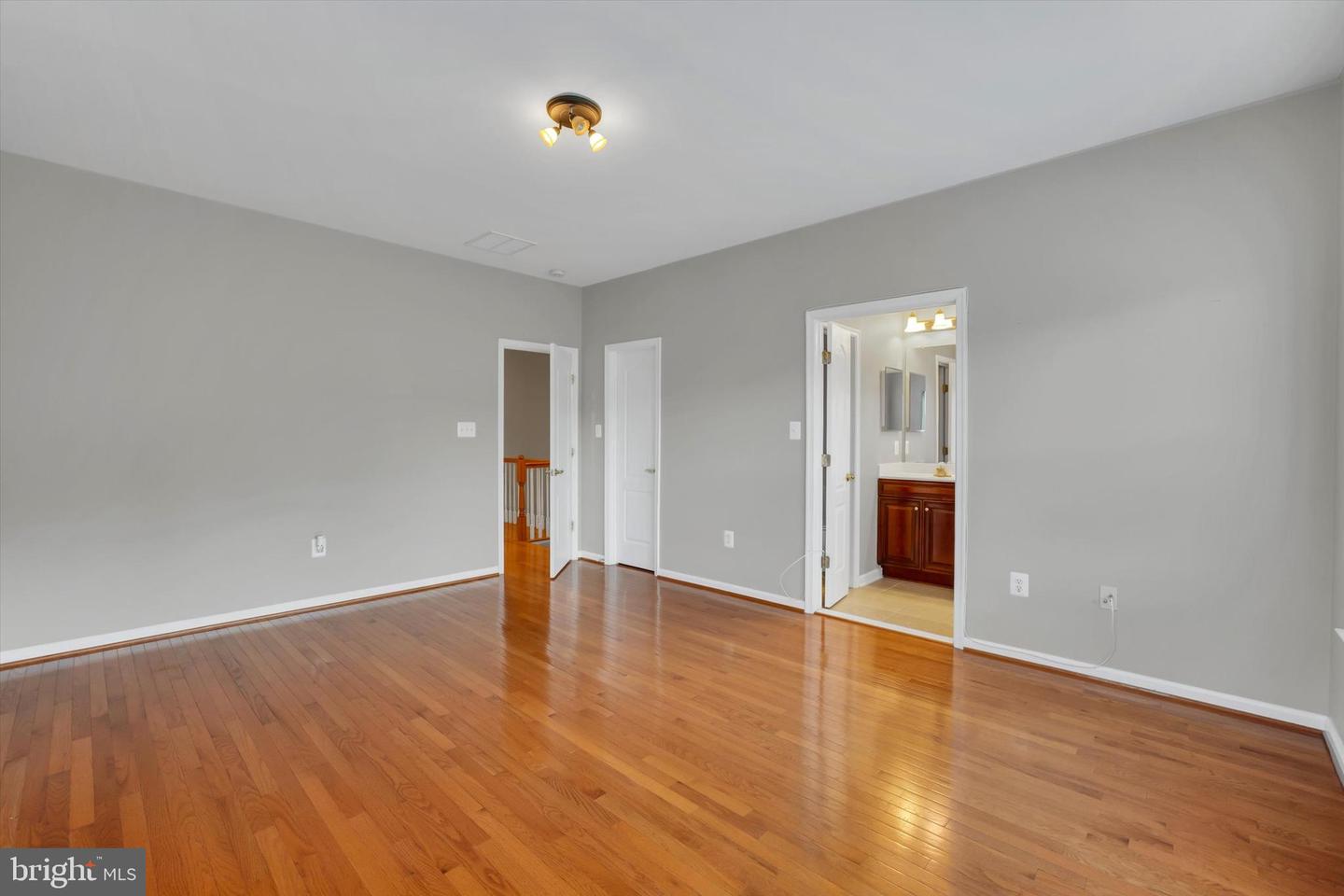 4579 Derring Ln Property Photo 14