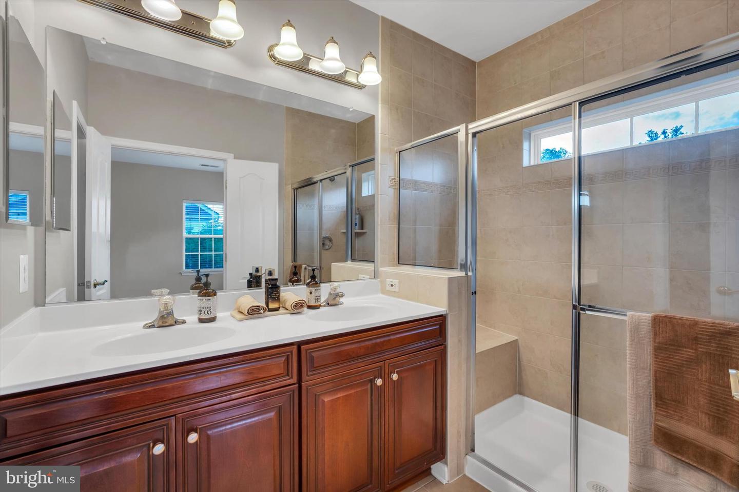 4579 Derring Ln Property Photo 17