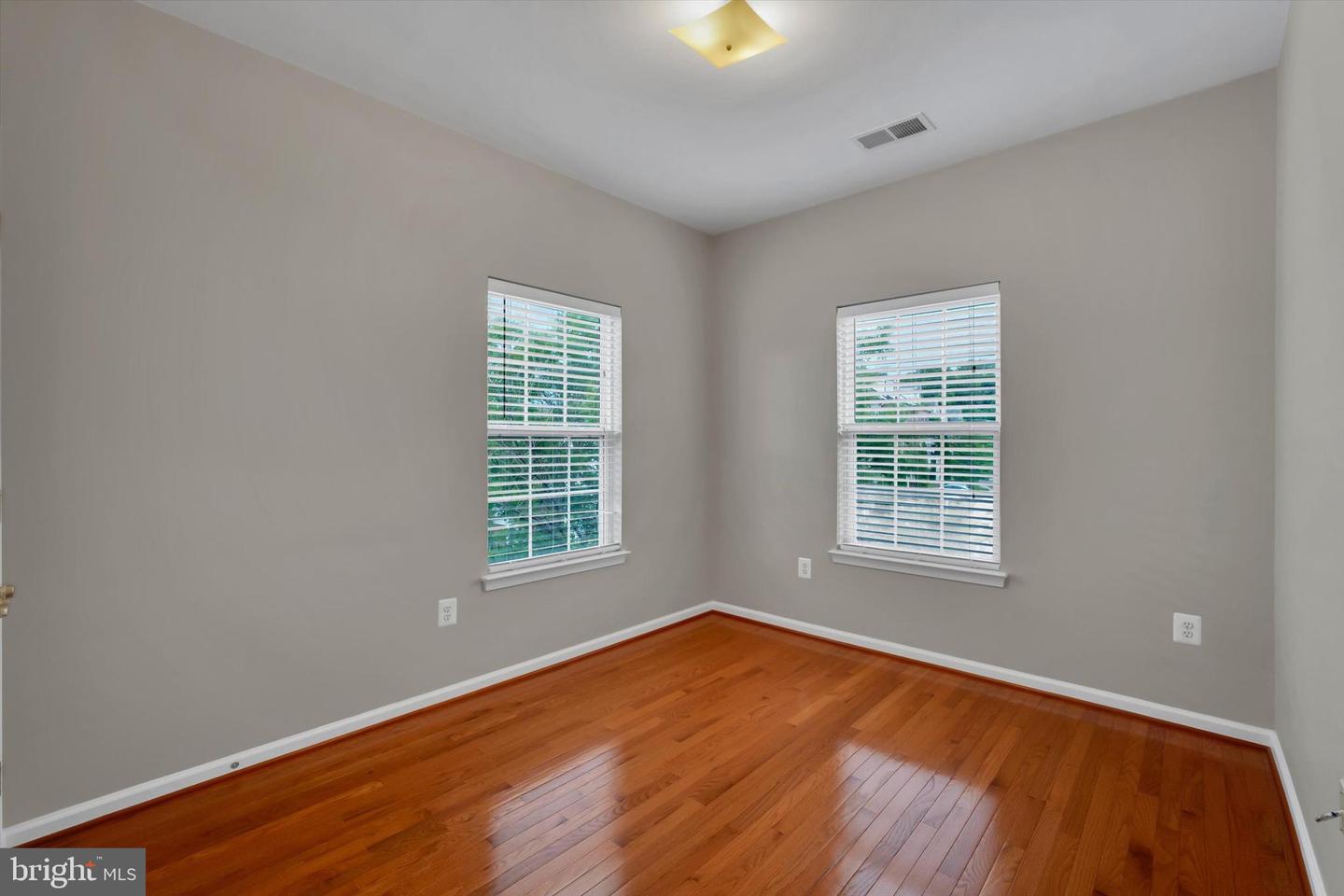 4579 Derring Ln Property Photo 20