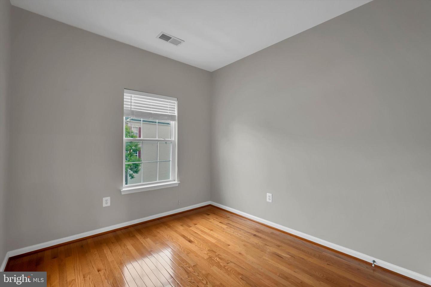4579 Derring Ln Property Photo 23
