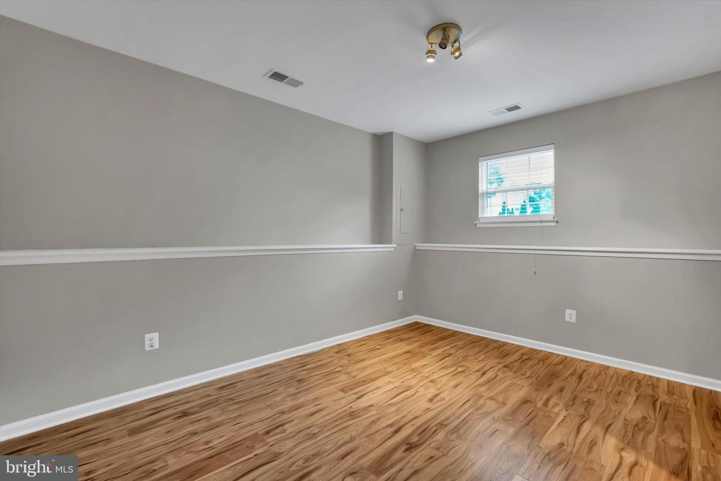 4579 Derring Ln Property Photo 26
