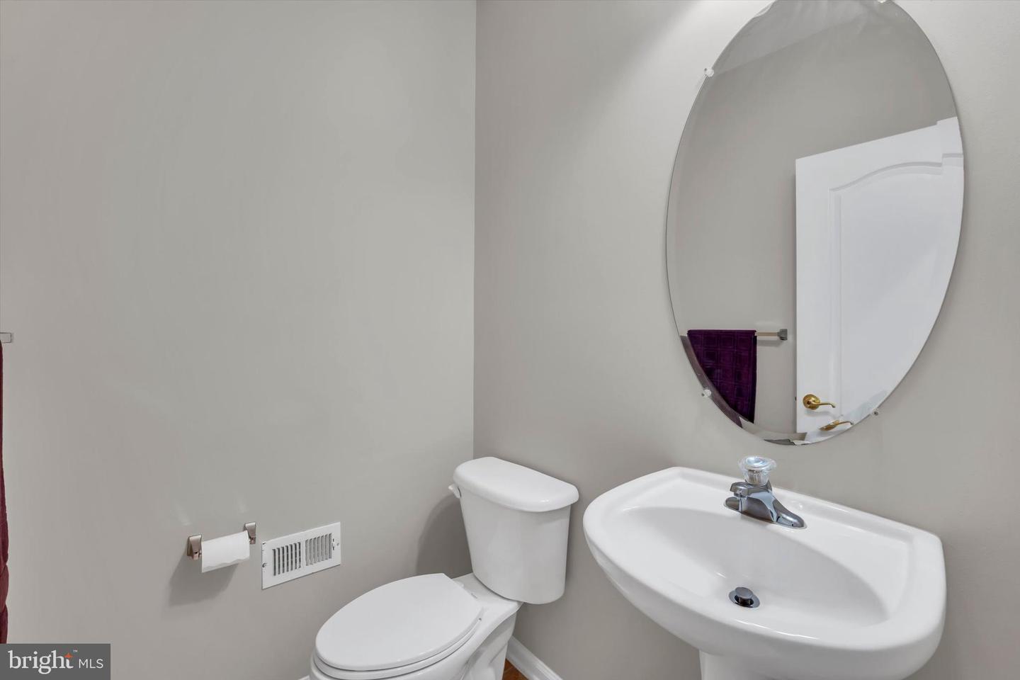 4579 Derring Ln Property Photo 28