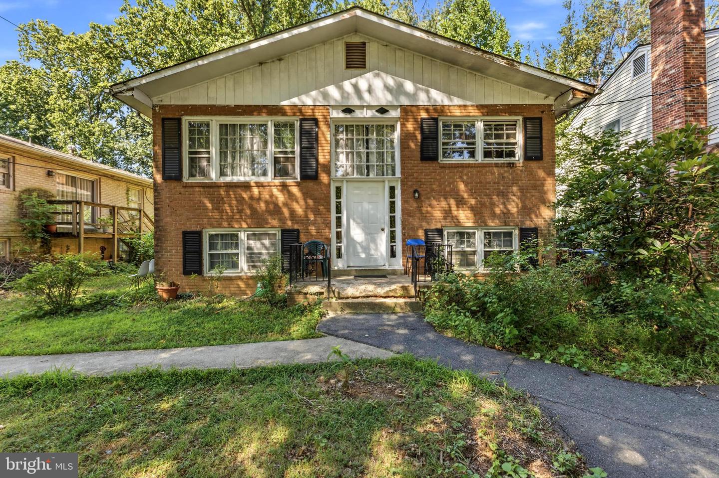 1644 LA SALLE AVE Property Photo 1