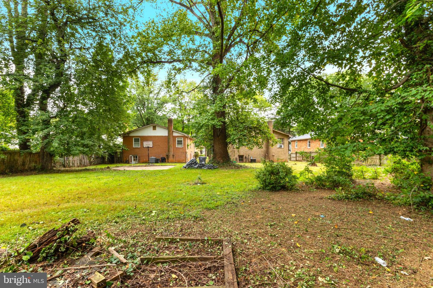 1644 La Salle Ave Property Photo 7