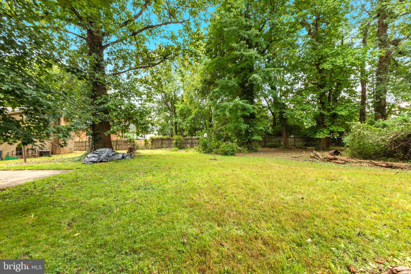 1644 La Salle Ave Property Photo 14