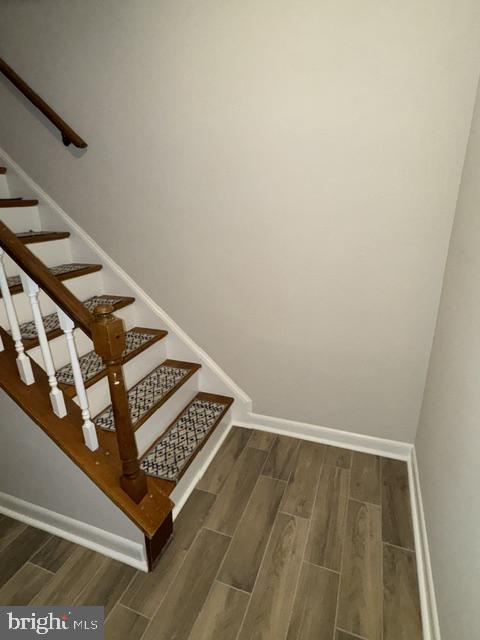 7412 Hallcrest Dr Property Photo 3