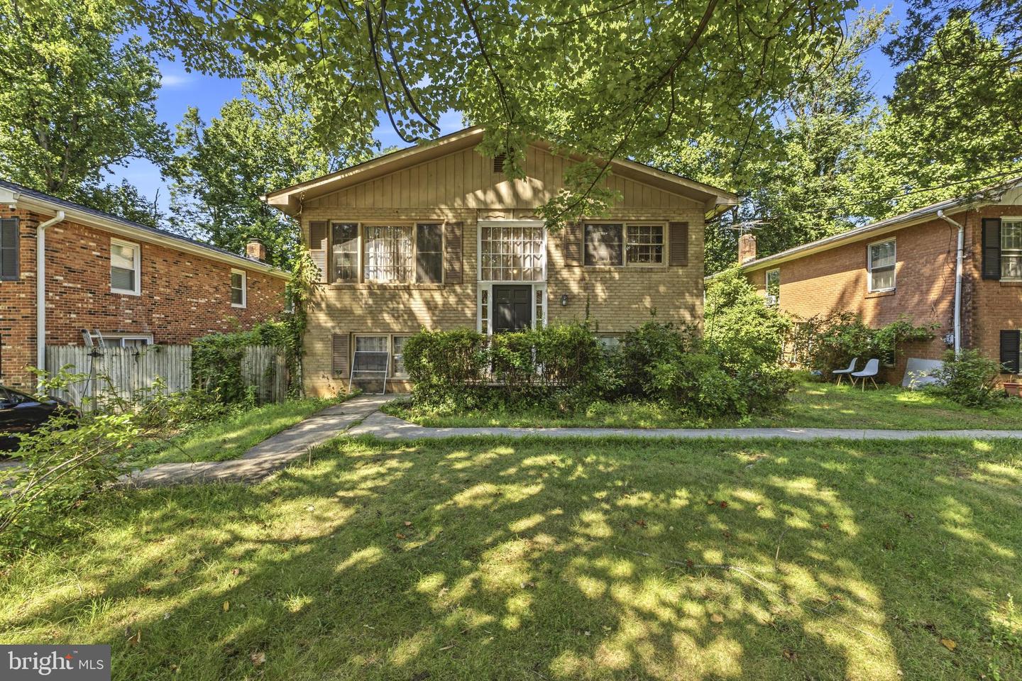 1646 LA SALLE AVE Property Photo 1