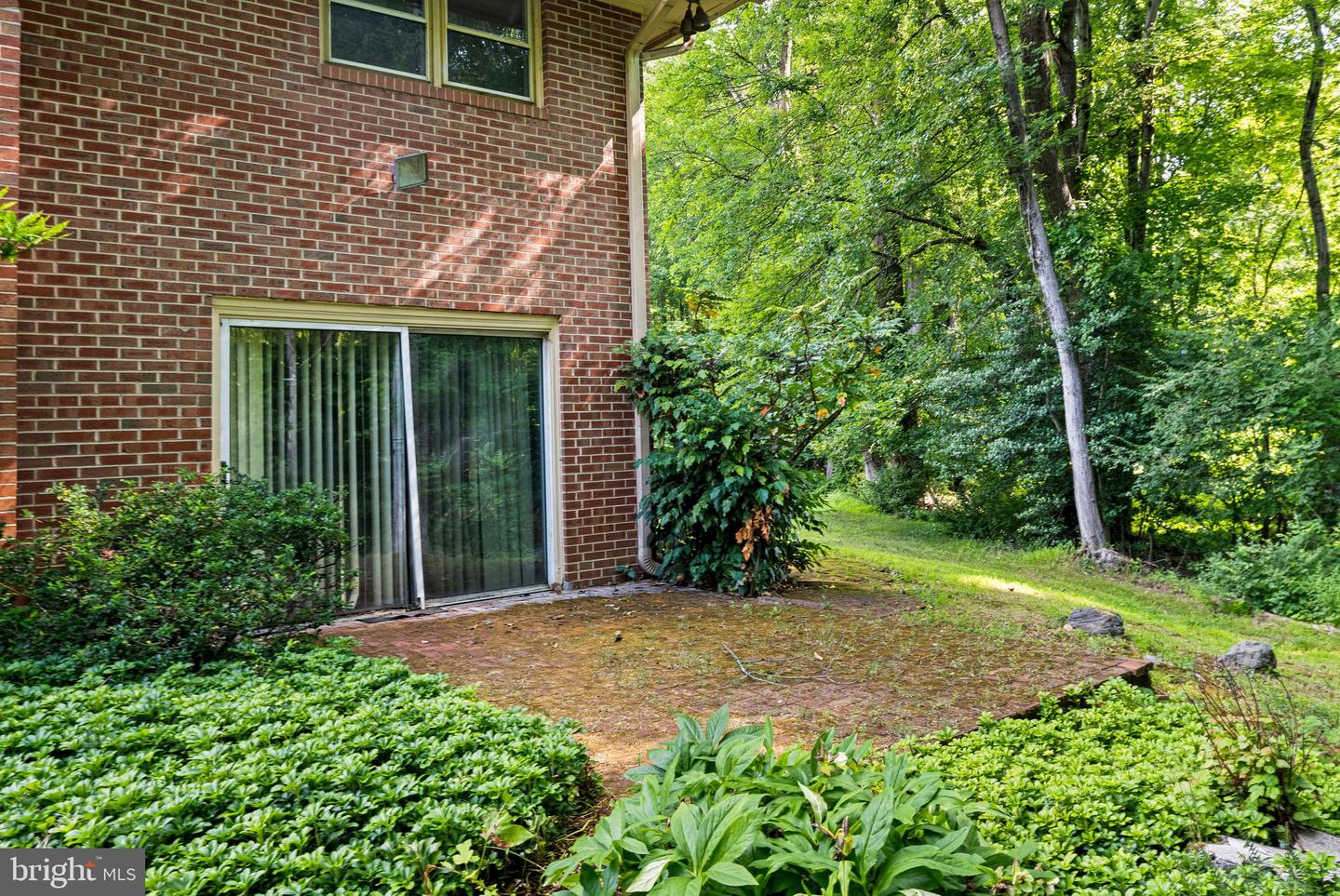12104 Vale Rd Property Photo 5