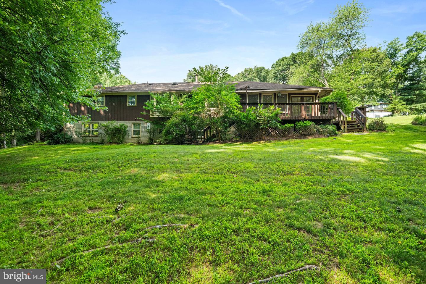 12104 Vale Rd Property Photo 9