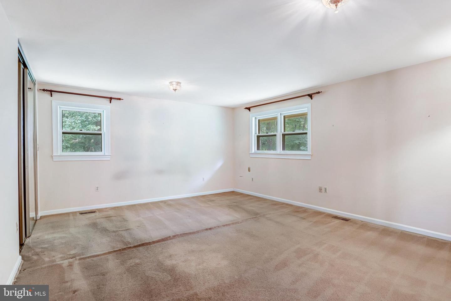 12104 Vale Rd Property Photo 25