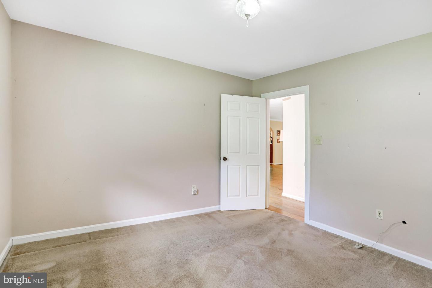 12104 Vale Rd Property Photo 26