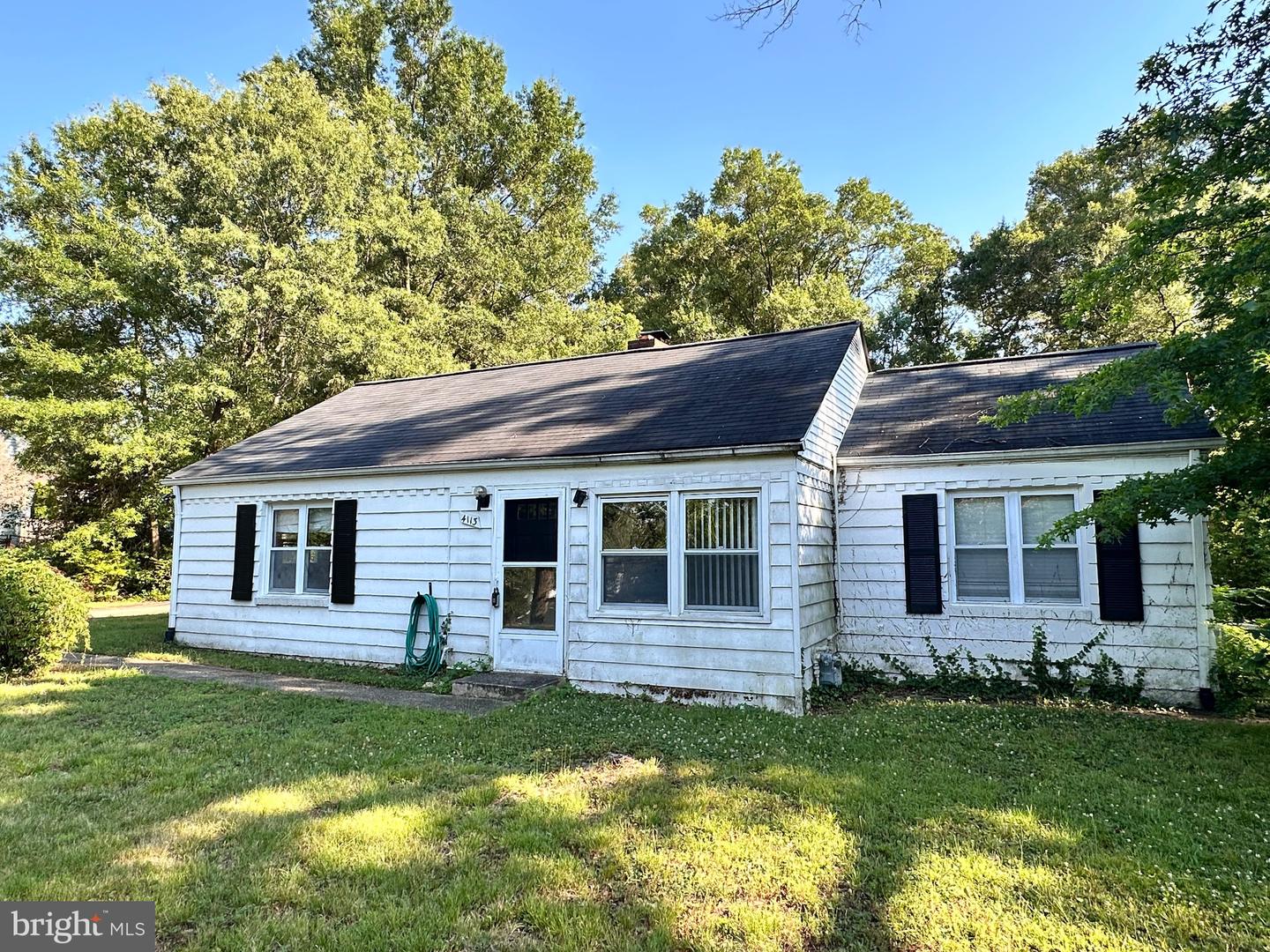 4113 Colonial Ave Property Photo 1