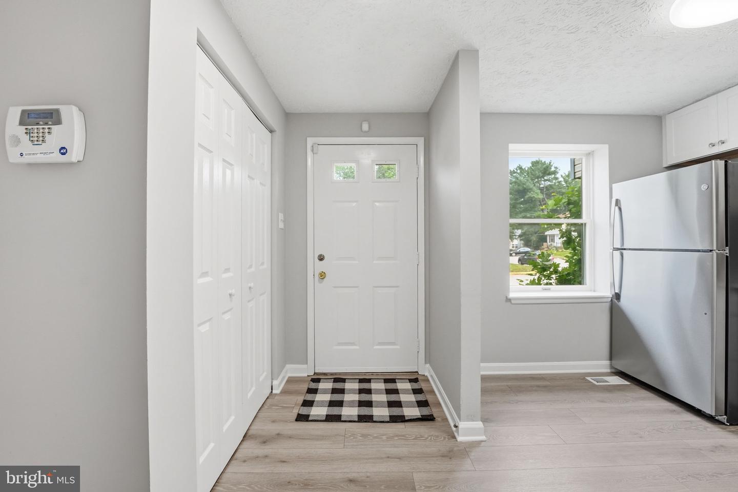 8759 Kanawha Ct Property Photo 4