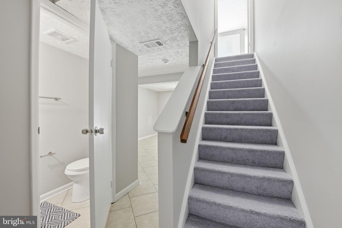 8759 Kanawha Ct Property Photo 27