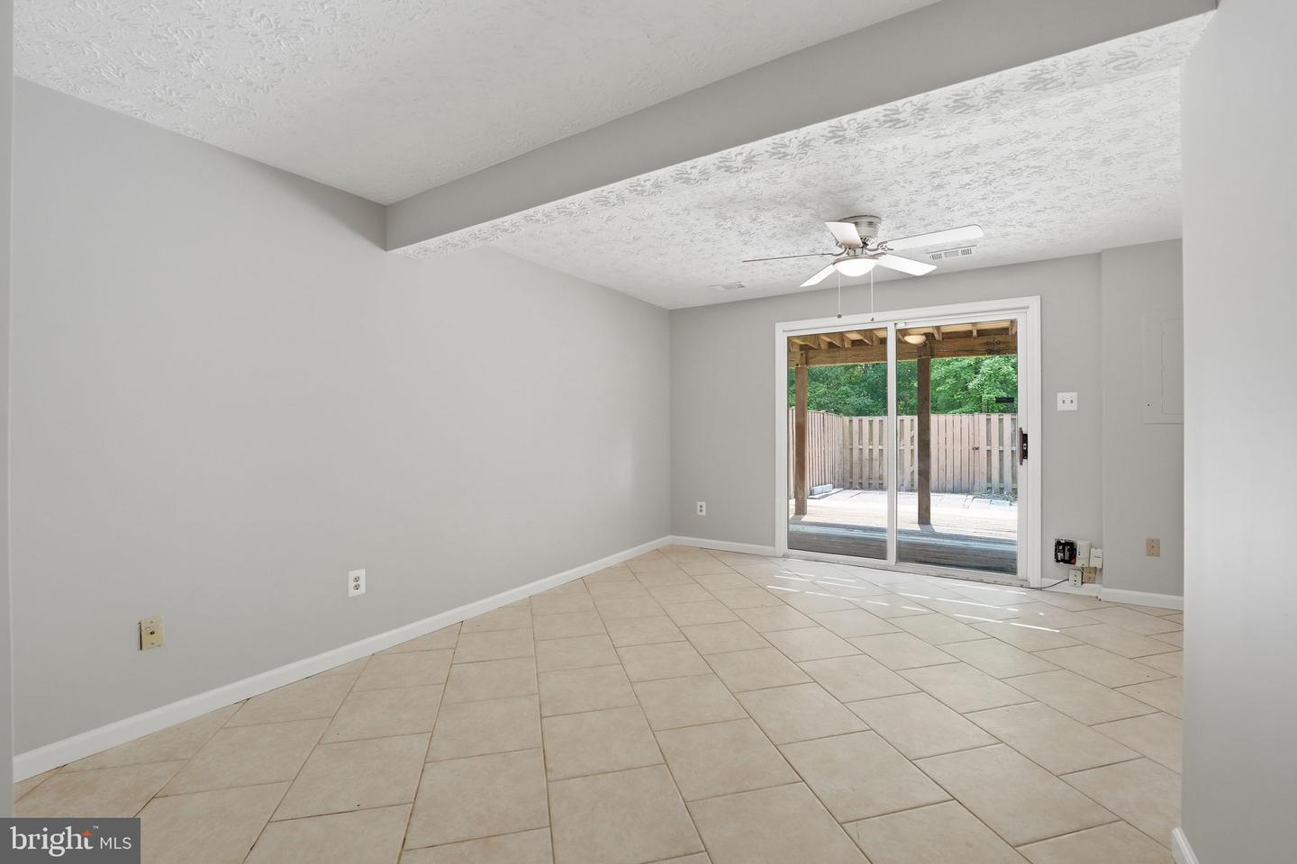 8759 Kanawha Ct Property Photo 28