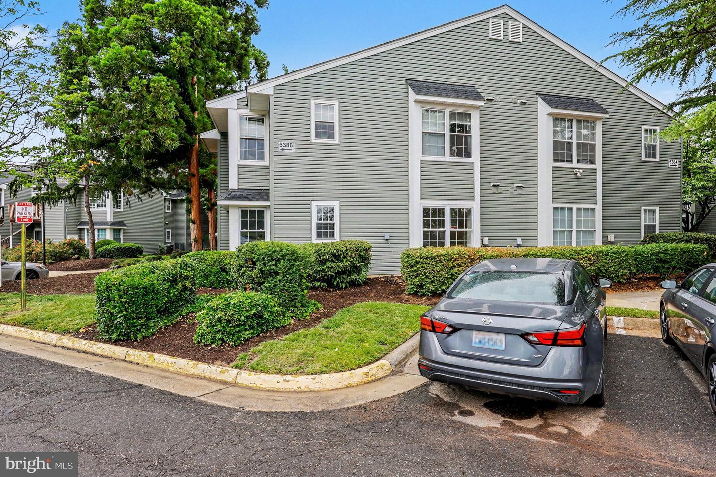 5386 Bedford Ter #b Property Photo 3