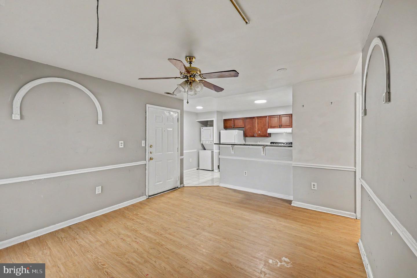 5386 Bedford Ter #b Property Photo 7