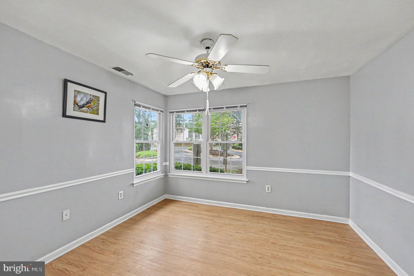 5386 Bedford Ter #b Property Photo 17