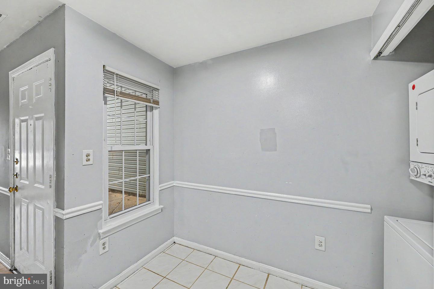 5386 Bedford Ter #b Property Photo 21