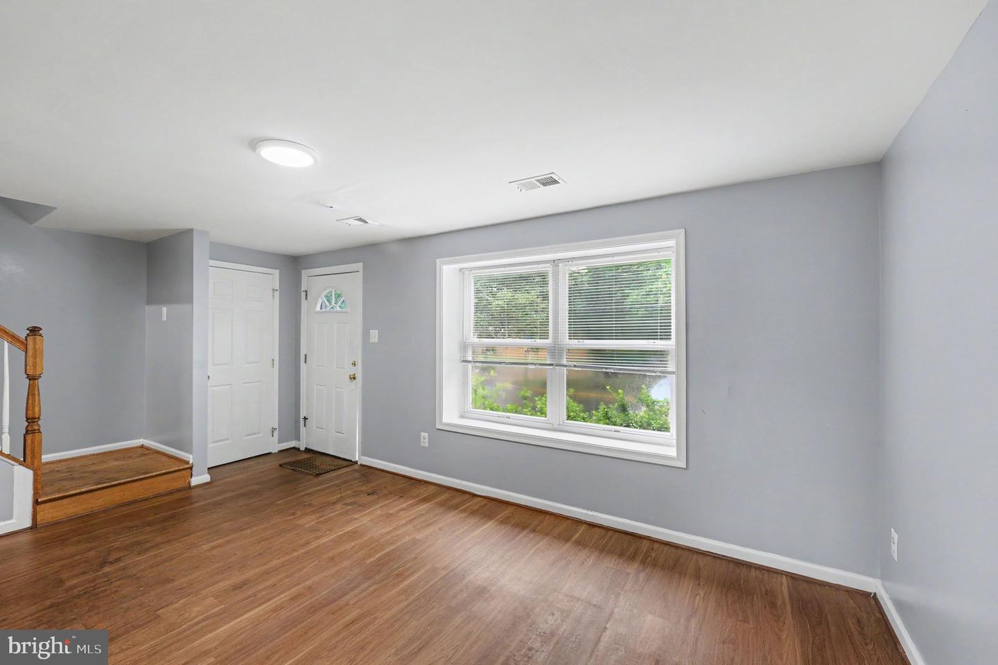 8309 Pondside Ter Property Photo 6