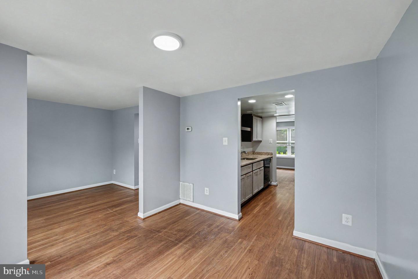 8309 Pondside Ter Property Photo 10