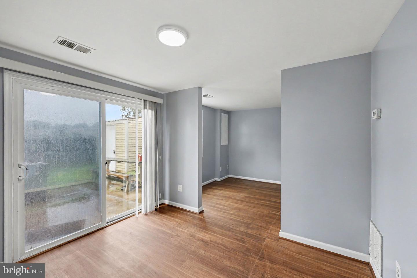 8309 Pondside Ter Property Photo 12
