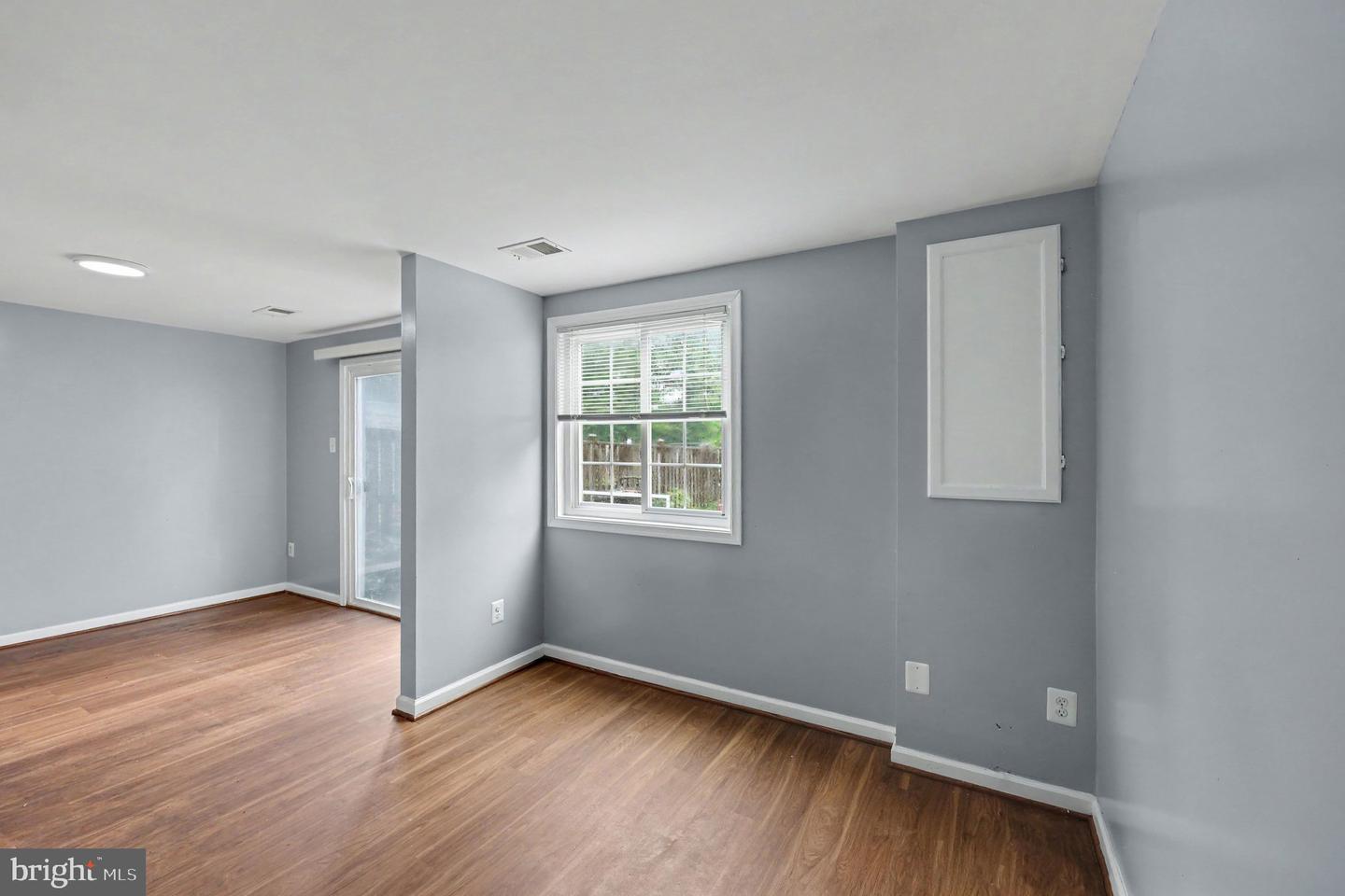 8309 Pondside Ter Property Photo 13